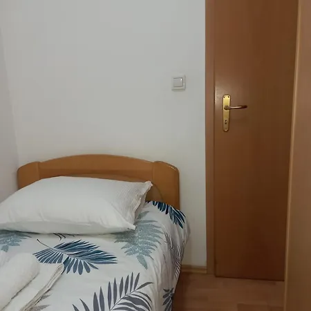 Apartmani, Prenociste Ana * 托米斯拉夫格拉德